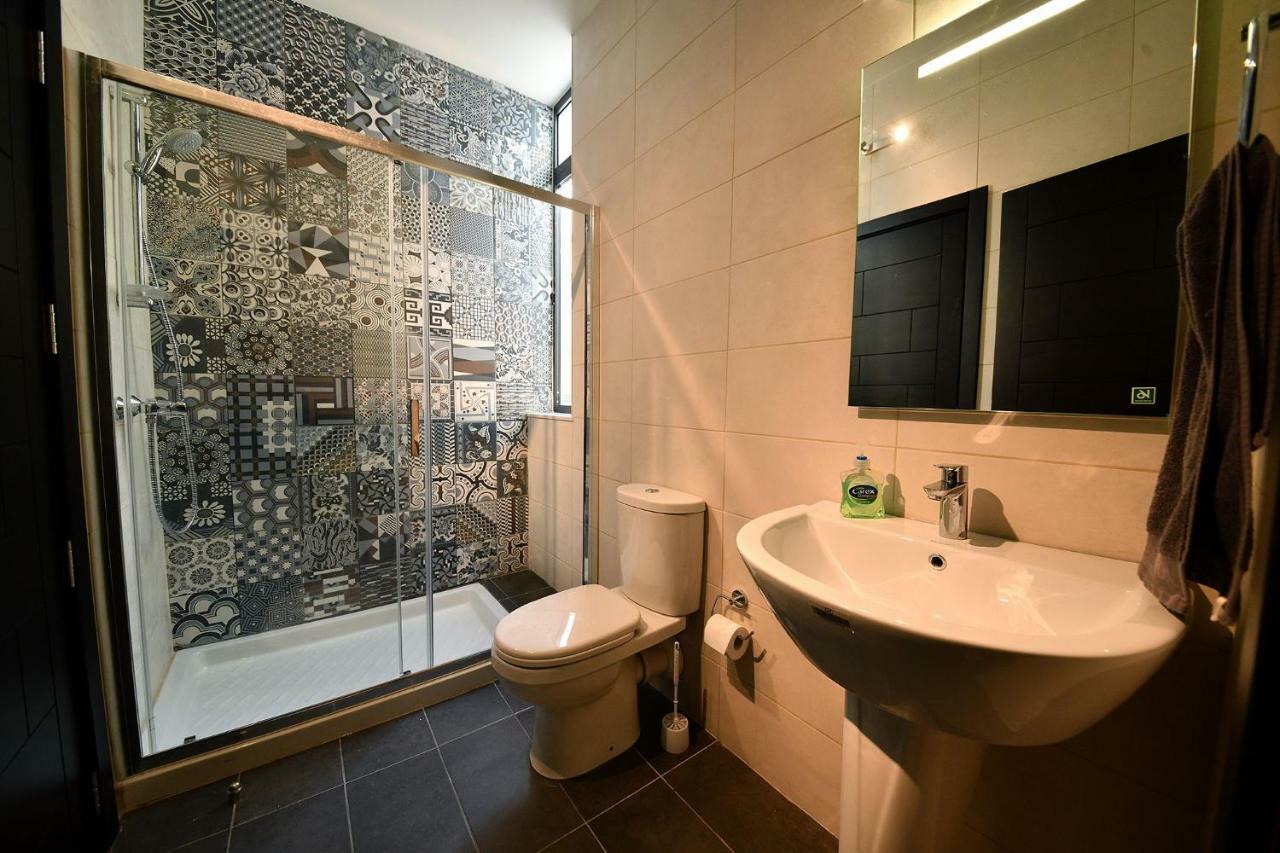 Anici Crt Penthouse 4 - With Private Rooftop Pool Виктория Экстерьер фото